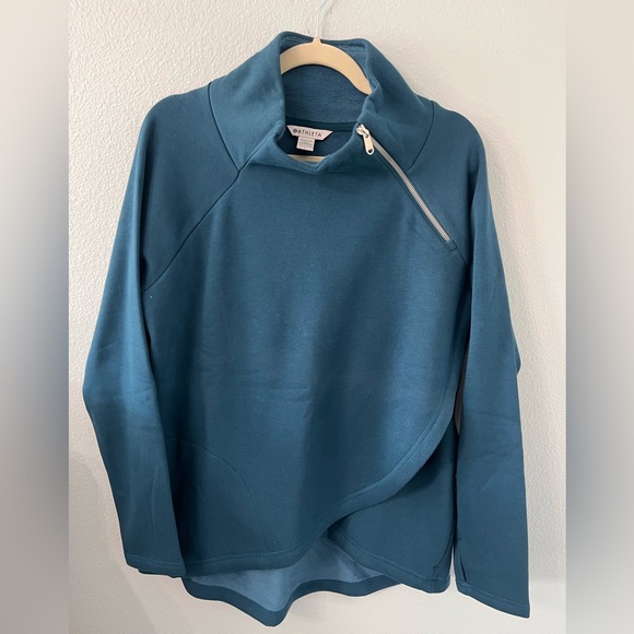 Athleta Cozy Karma Asym Pullover in Dark Sardinia Blue Size L NWT - Picture 3 of 10